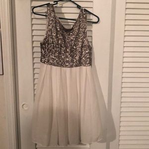Forever 21 Sparkly white dress Size S